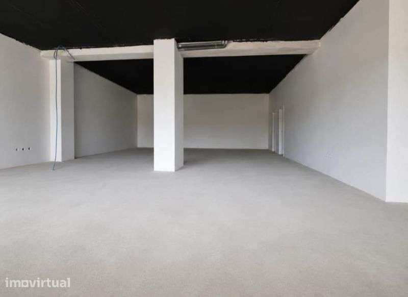 Loja com potencial paraHABITAÇÃO | 116 M² | - Grande imagem: 2/4
