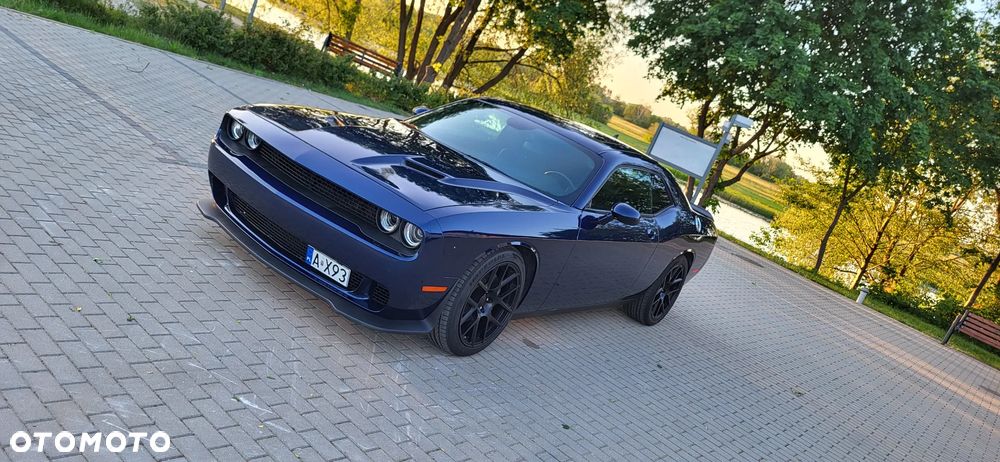 Dodge Challenger - 11