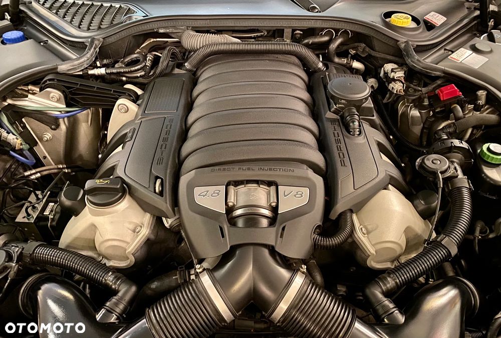 Porsche Panamera GTS PDK - 22