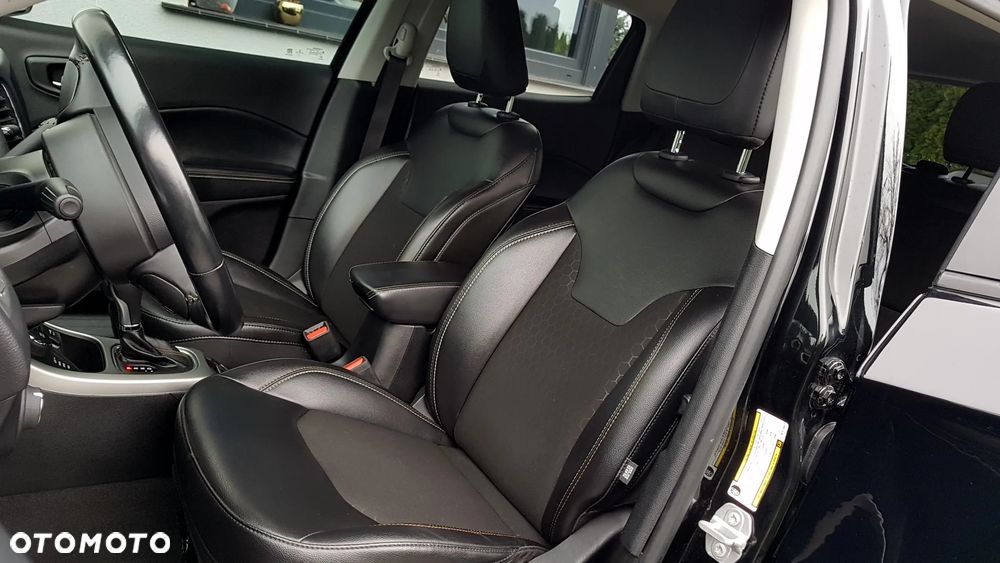 Jeep Compass - 12