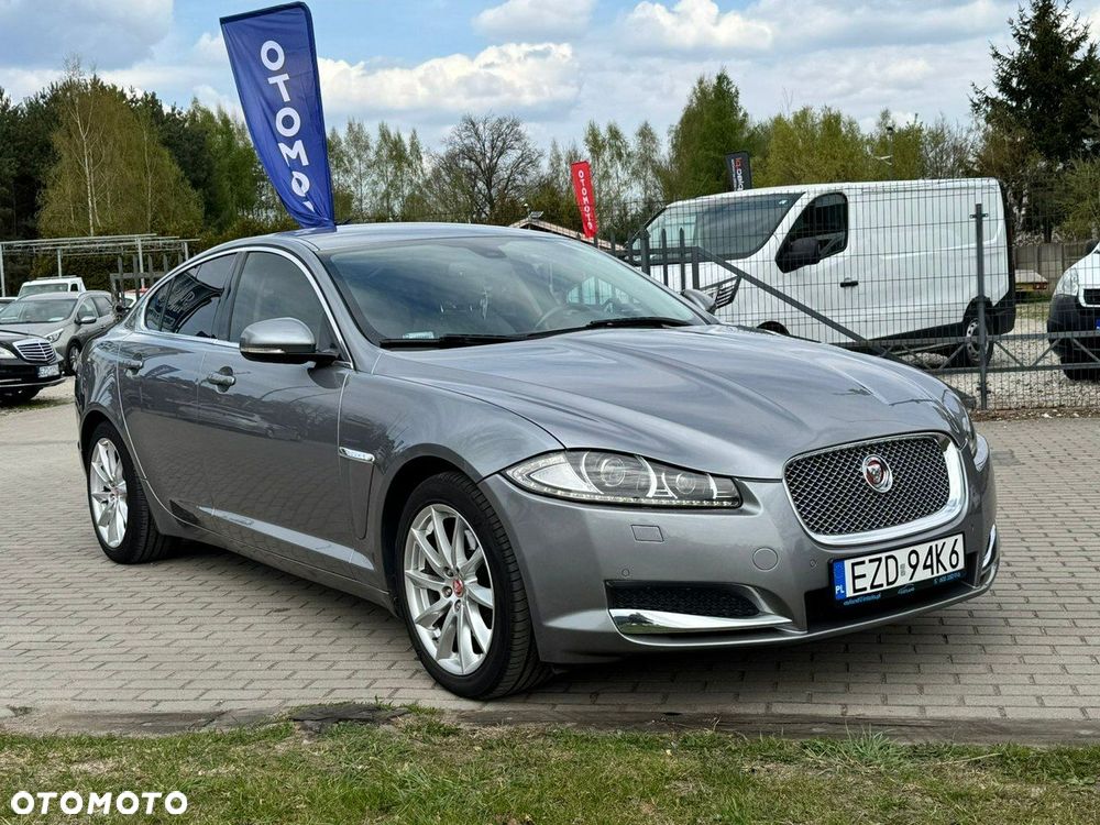 Jaguar XF 2.2 D Luxury - 17