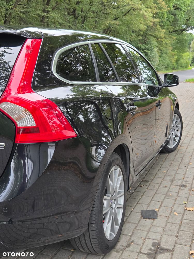Volvo V60 D2 Momentum - 18