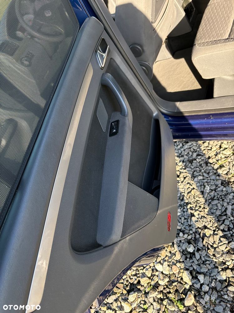 Volkswagen Touran 1.9 TDI Conceptline - 20