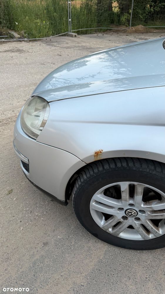 Volkswagen Jetta - 4