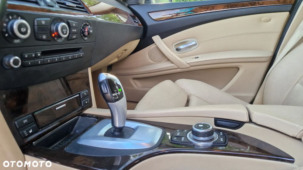 BMW Seria 5 530d xDrive Edition Exclusive - 13