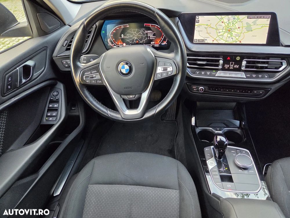 BMW Seria 1 118i Aut. Sport Line - 32