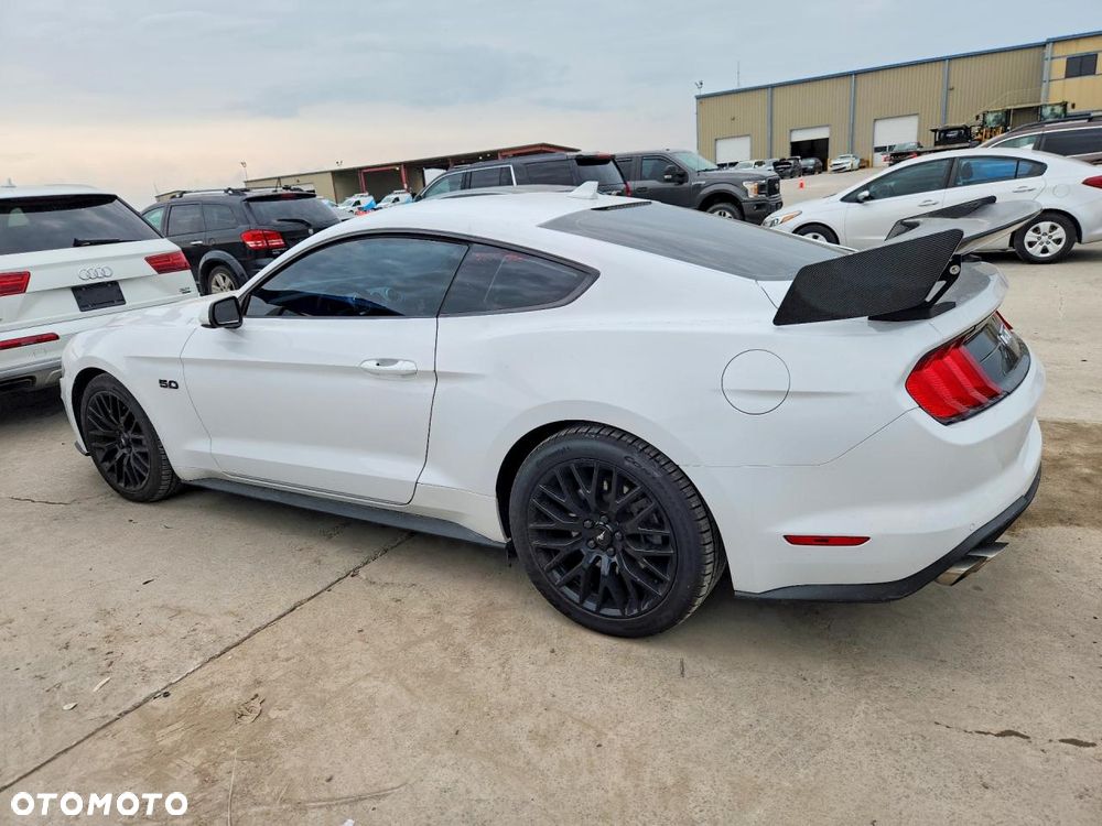 Ford Mustang 5.0 V8 GT - 3