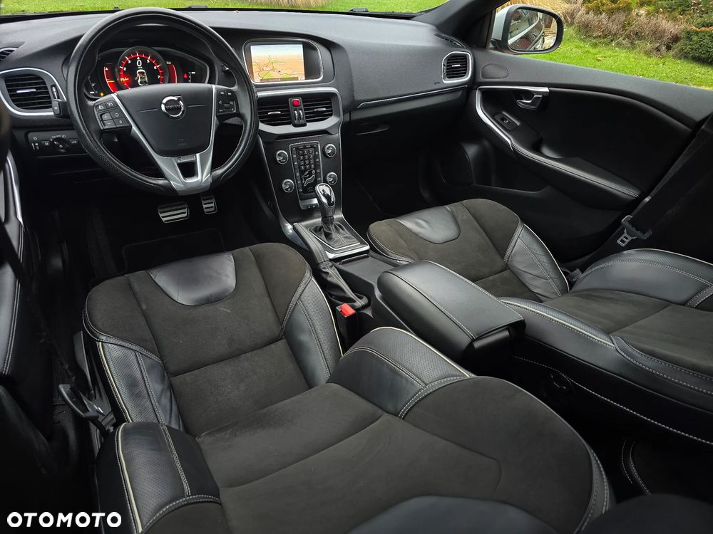 Volvo V40 T4 Drive-E R-Design Momentum - 31