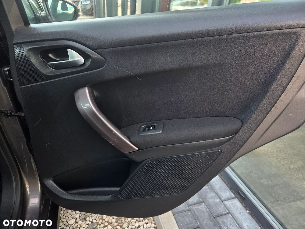 Peugeot 2008 PureTech 82 Active - 13