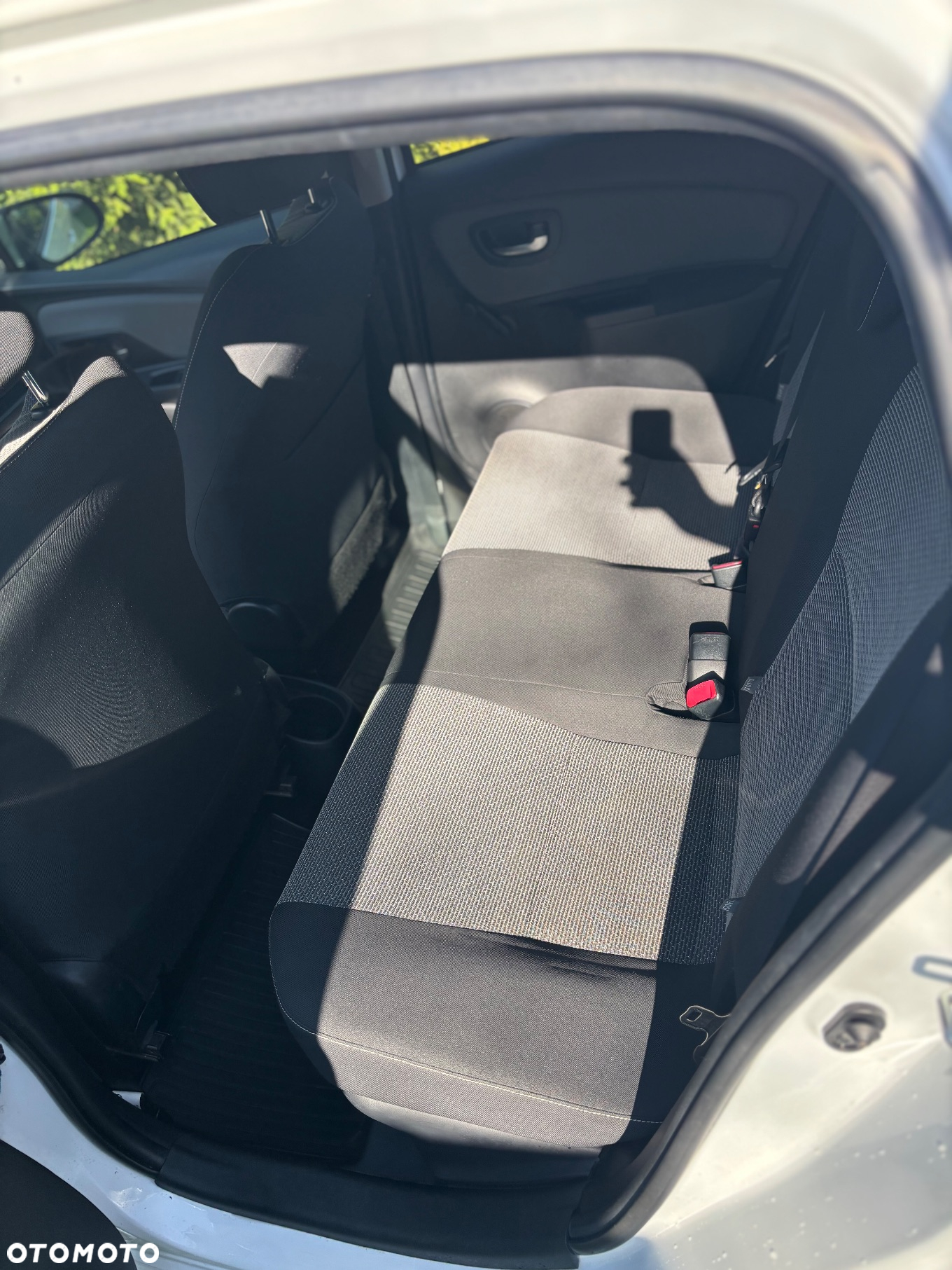 Toyota Yaris Hybrid 100 Premium - 11
