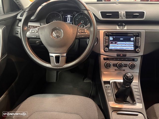 VW Passat 1.6 TDI BlueMotion - 15