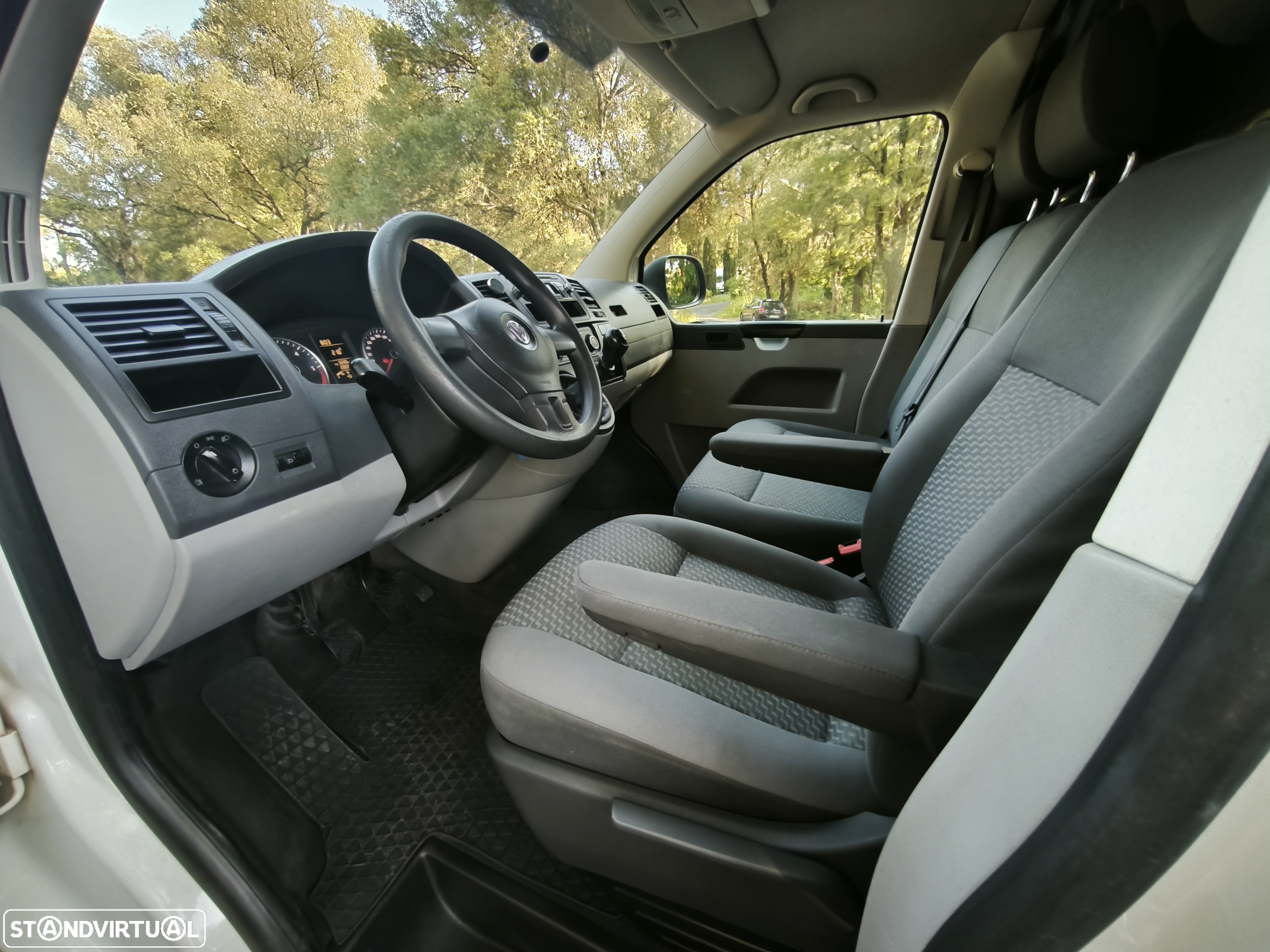 VW Transporter T5 TDI - 16