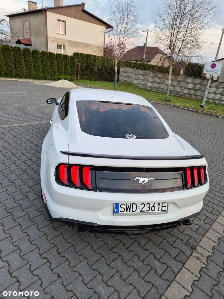 Ford Mustang - 7