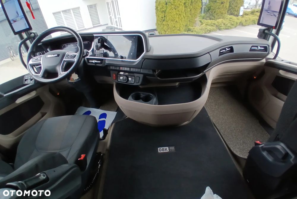 DAF XG - 12