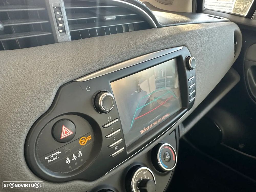 Toyota Yaris - 25