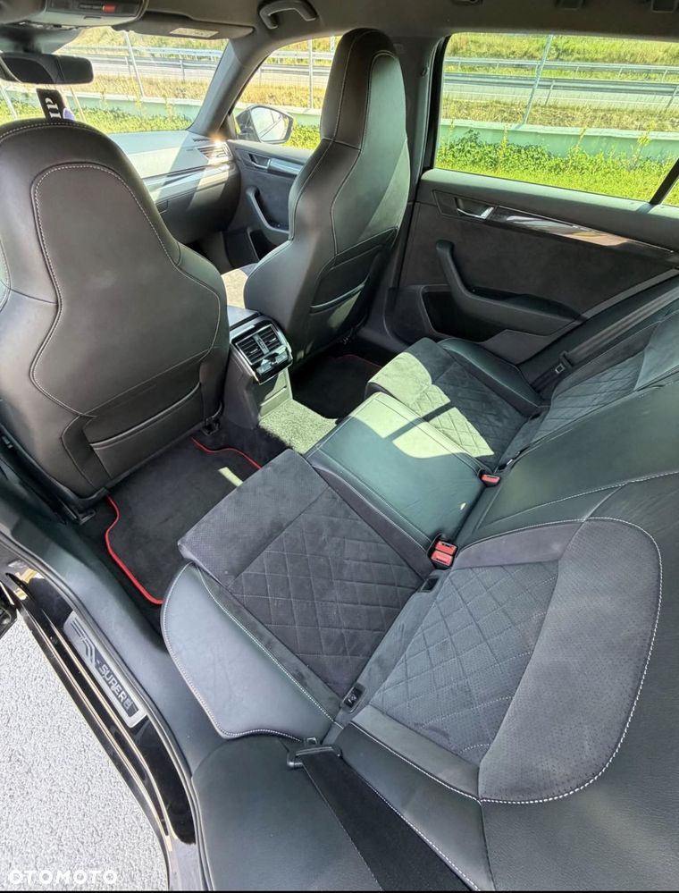 Skoda Superb 2.0 TDI Sportline DSG - 9