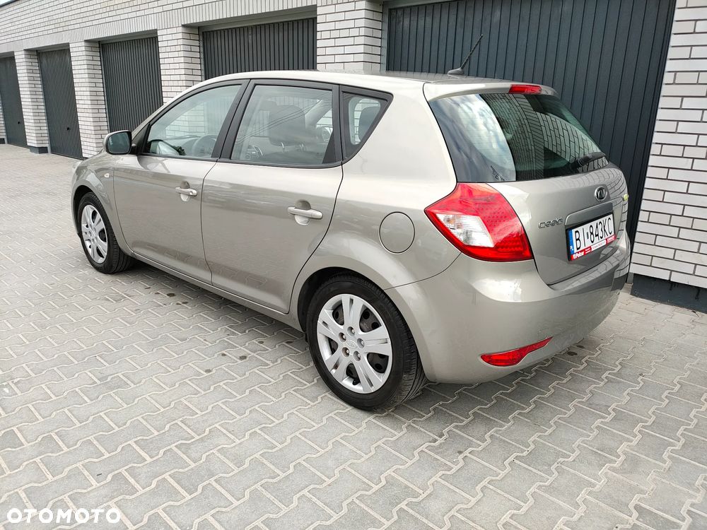 Kia Ceed 1.4 CVVT Attract - 7