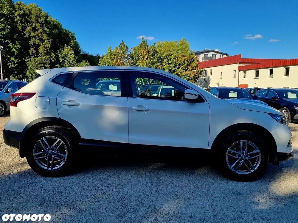 Nissan Qashqai 1.3 DIG-T VISIA - 4