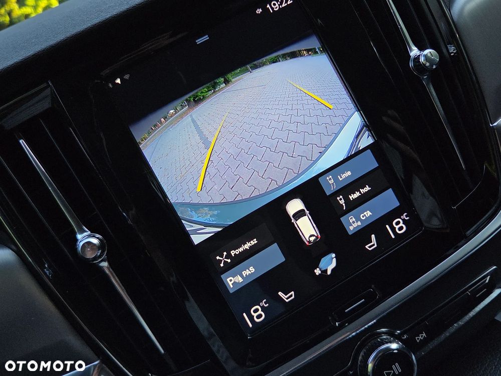 Volvo V90 D3 Geartronic Momentum Pro - 20