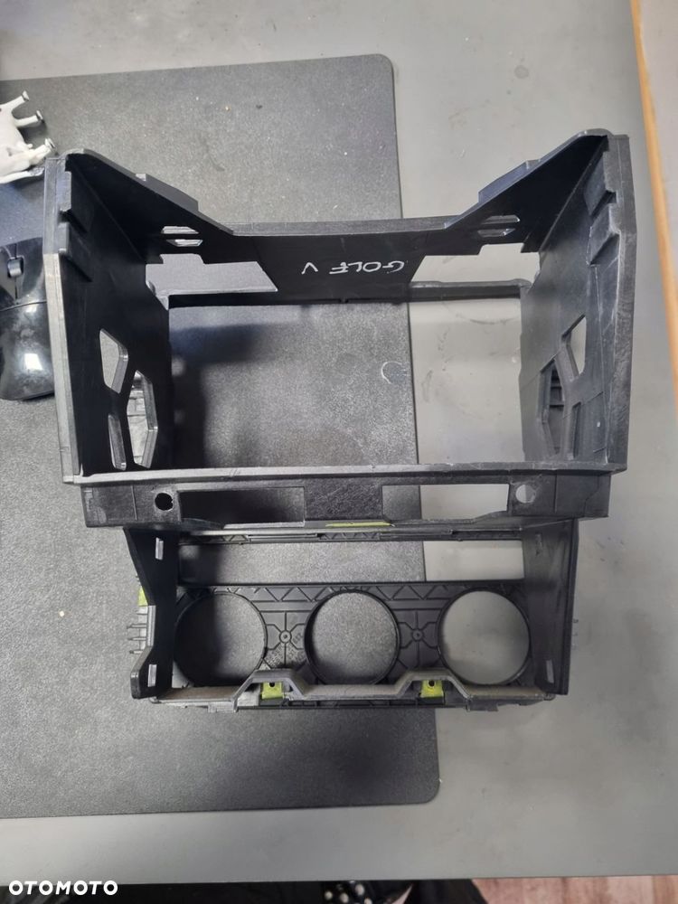 VOLKSWAGEN GOLF V 5 03-09 2007 r. 5D HB RAMKA MOCOWANIE RADIA EU * - 3