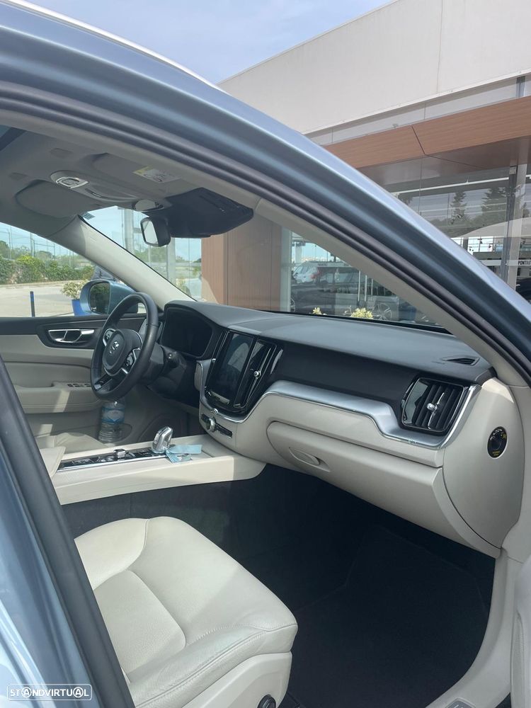Volvo XC 60 2.0 T8 PHEV Momentum AWD - 5