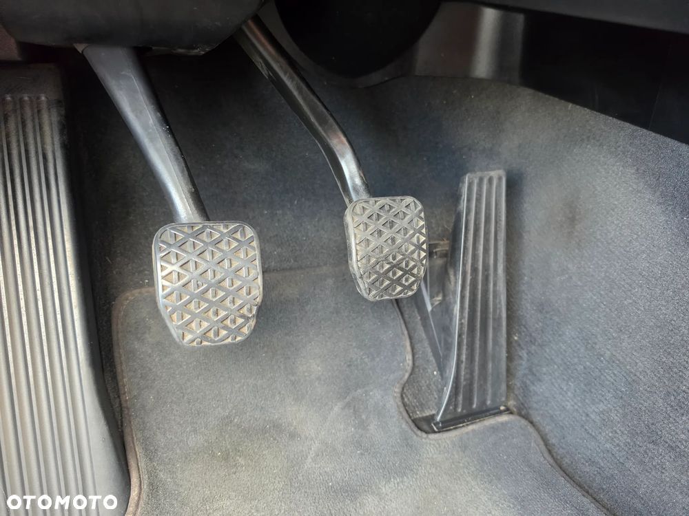 BMW Seria 3 318d DPF - 29
