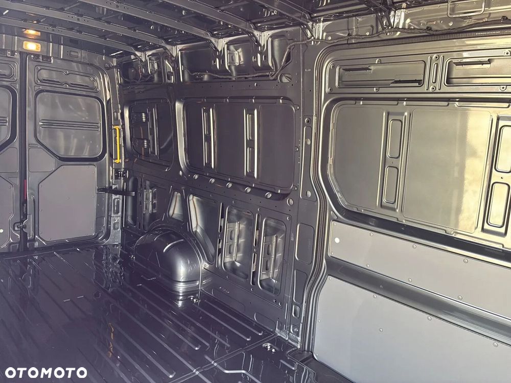 Volkswagen Crafter 35 Furgon AUTOMAT/L4H3, 2,0 TDI 177 KM, rozstaw osi: 4490 mm - 24