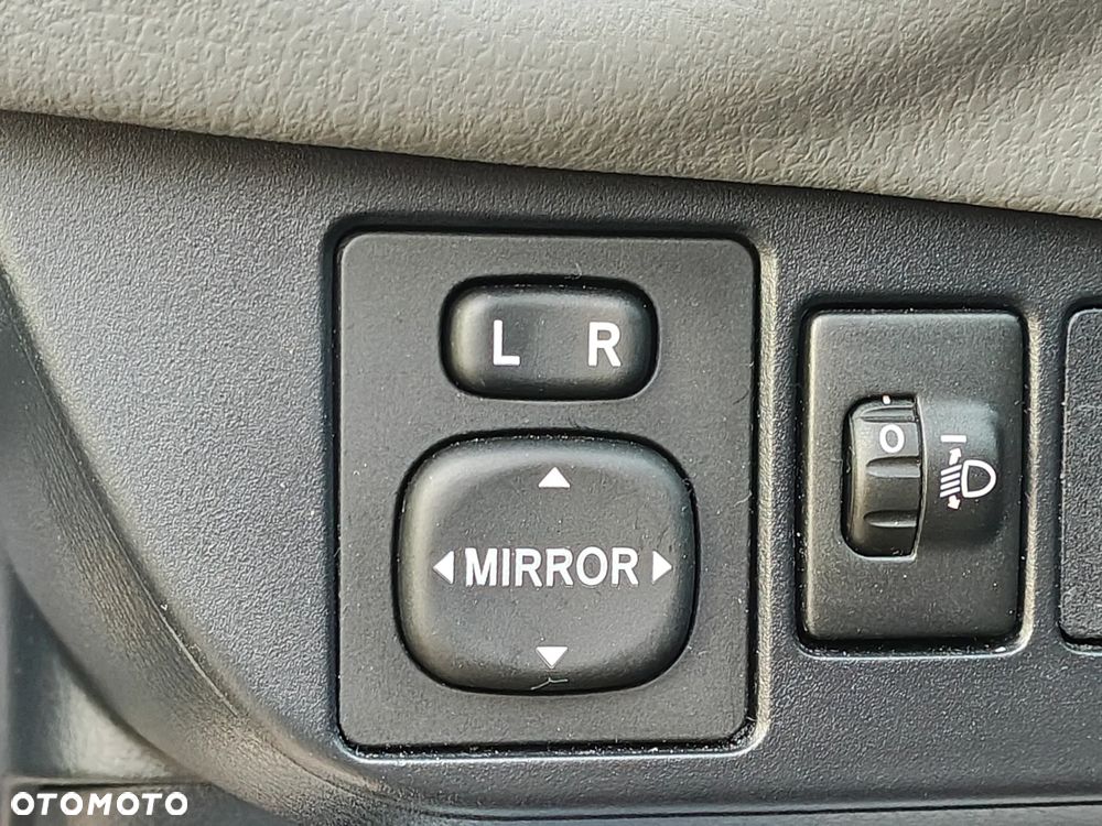 Toyota Yaris 1.33 VVT-i Edition - 27