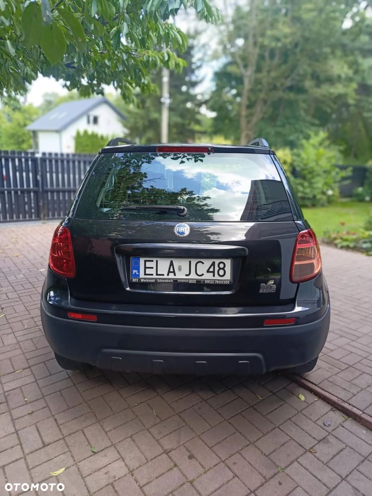 Fiat Sedici - 12