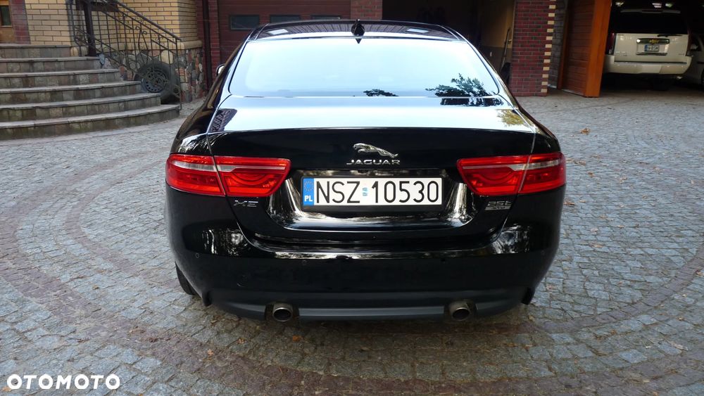 Jaguar XE 25t AWD Prestige - 7