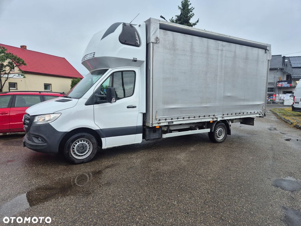 Mercedes-Benz Sprinter - 1