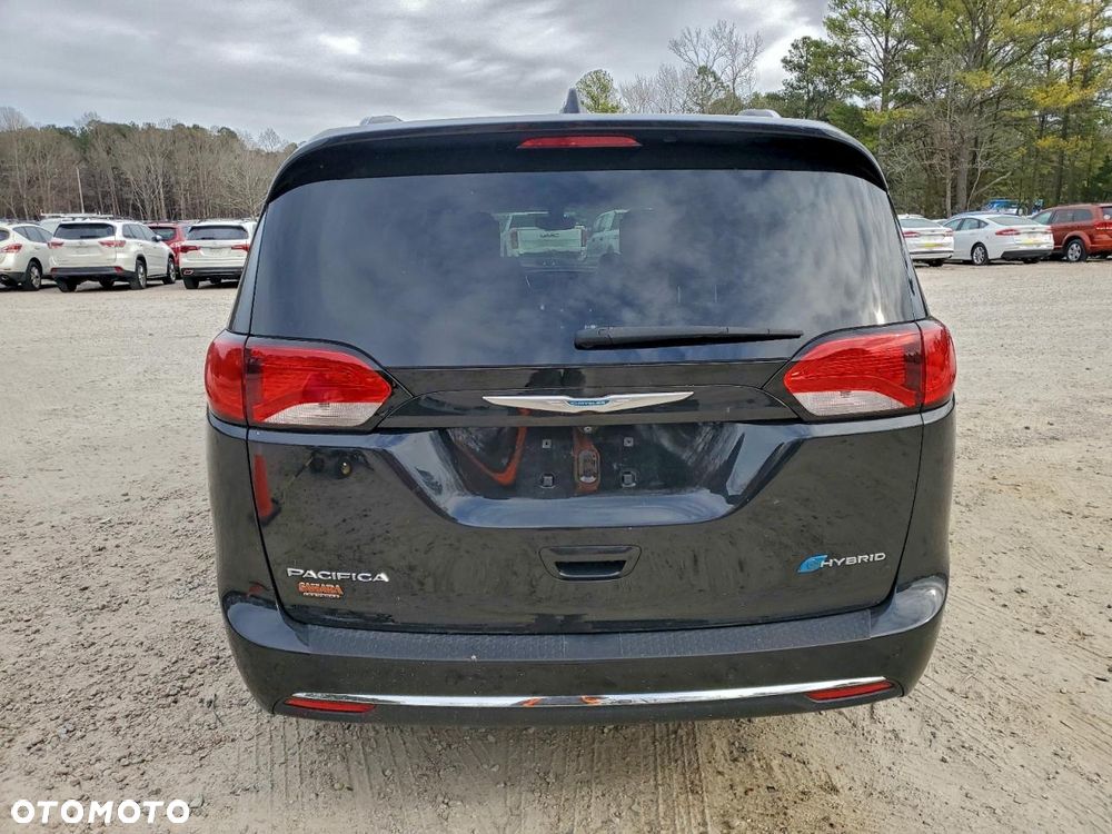 Chrysler Pacifica - 6