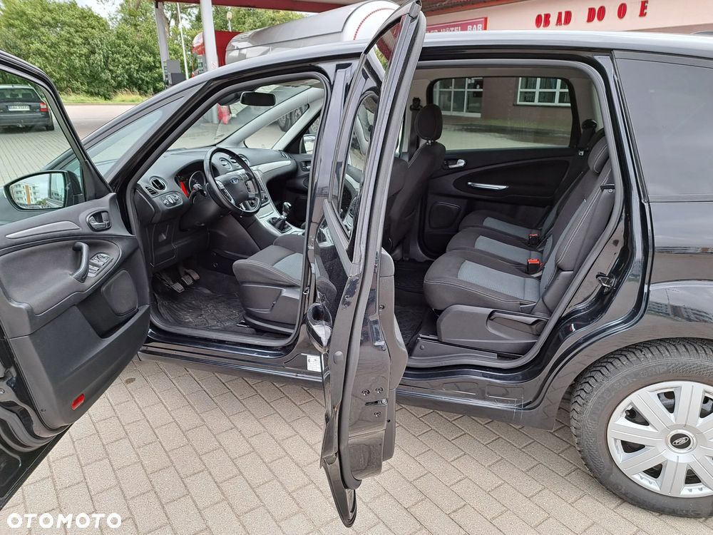 Ford S-Max - 13