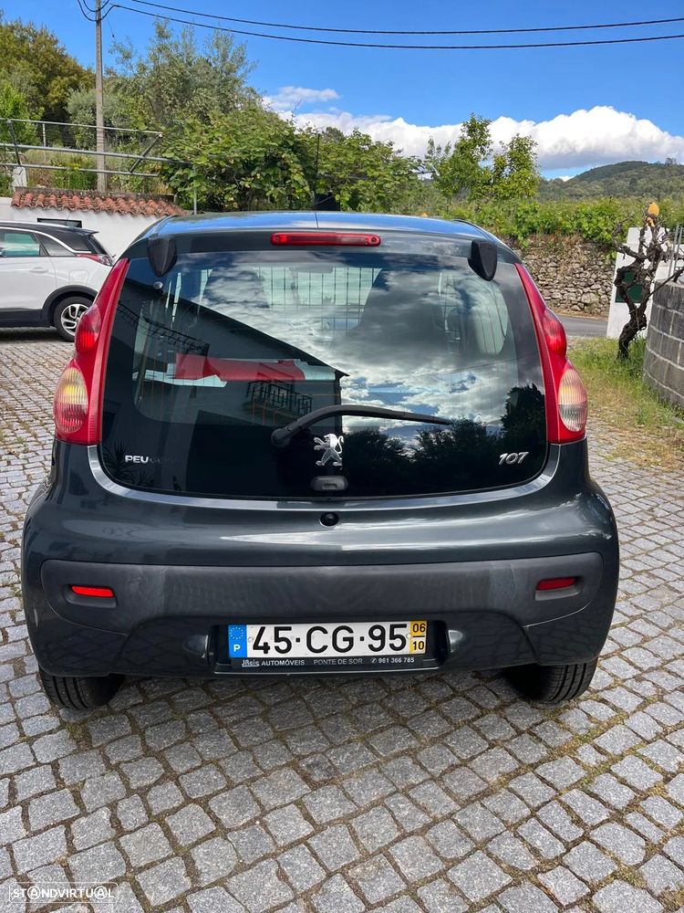 Peugeot 107 1.4 HDi Trendy - 2