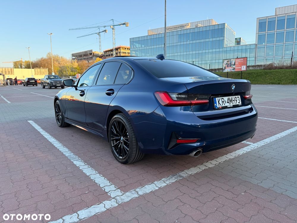 BMW Seria 3 330i xDrive Sport Line - 5