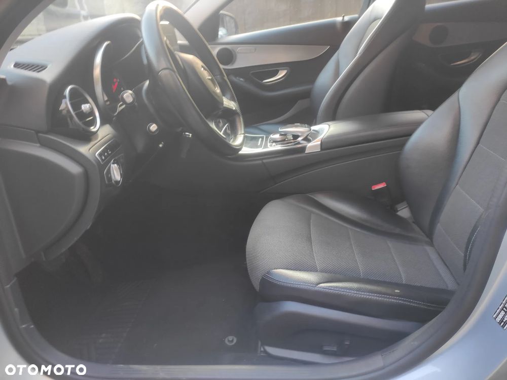Mercedes-Benz Klasa C 250 CDI BlueEff 4-Matic Avantgarde - 7