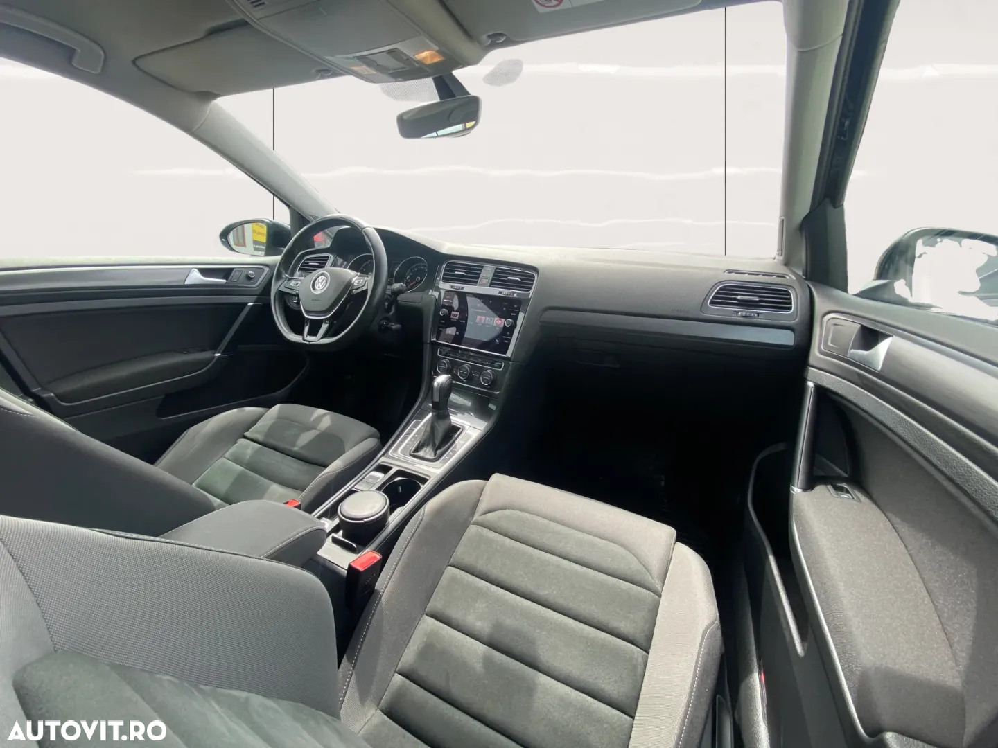 Volkswagen Golf - 9