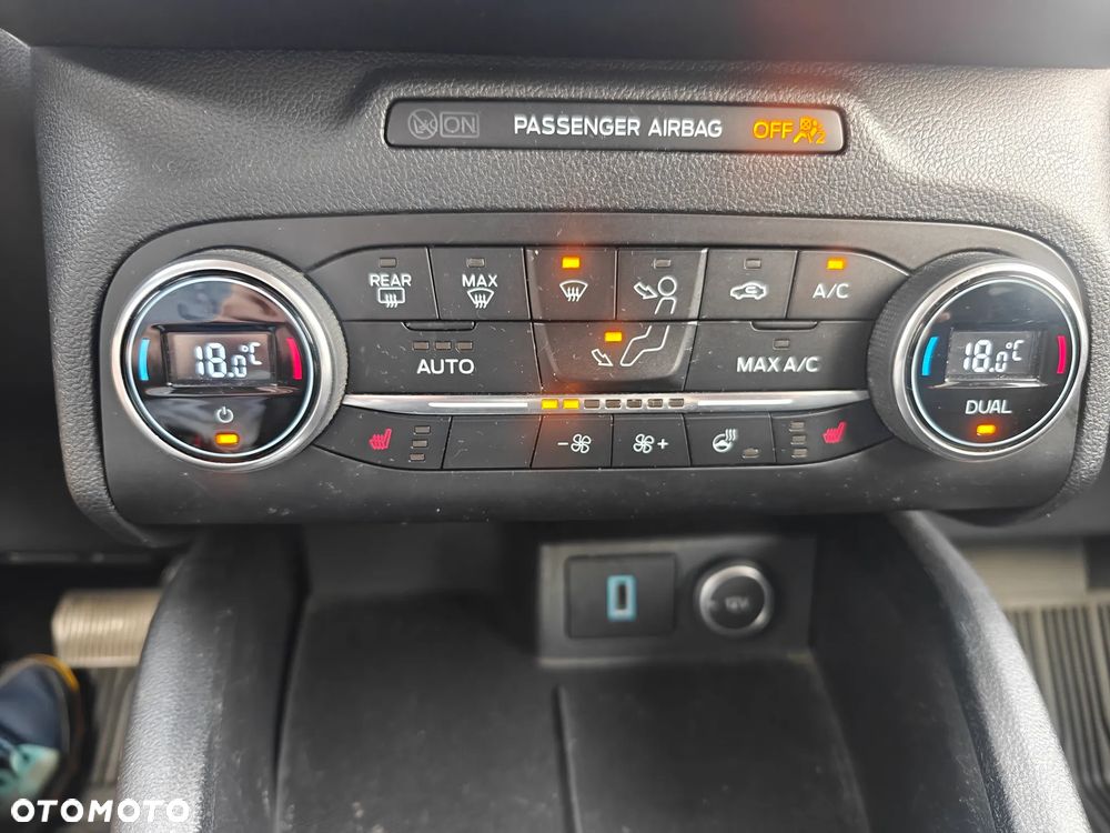 Ford Kuga 2.5 FHEV FWD Titanium - 18