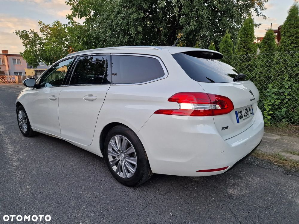 Peugeot 308 PureTech 130 GPF EAT8 Stop & Start Allure Pack - 9