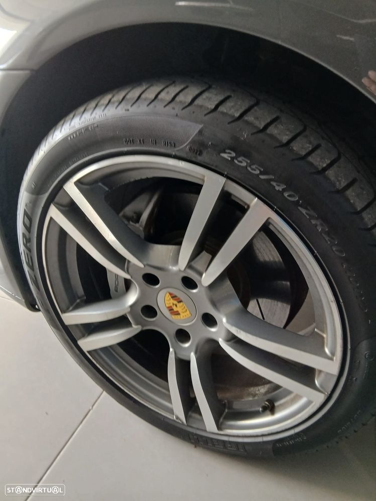 Porsche Panamera S Hybrid J19 - 17