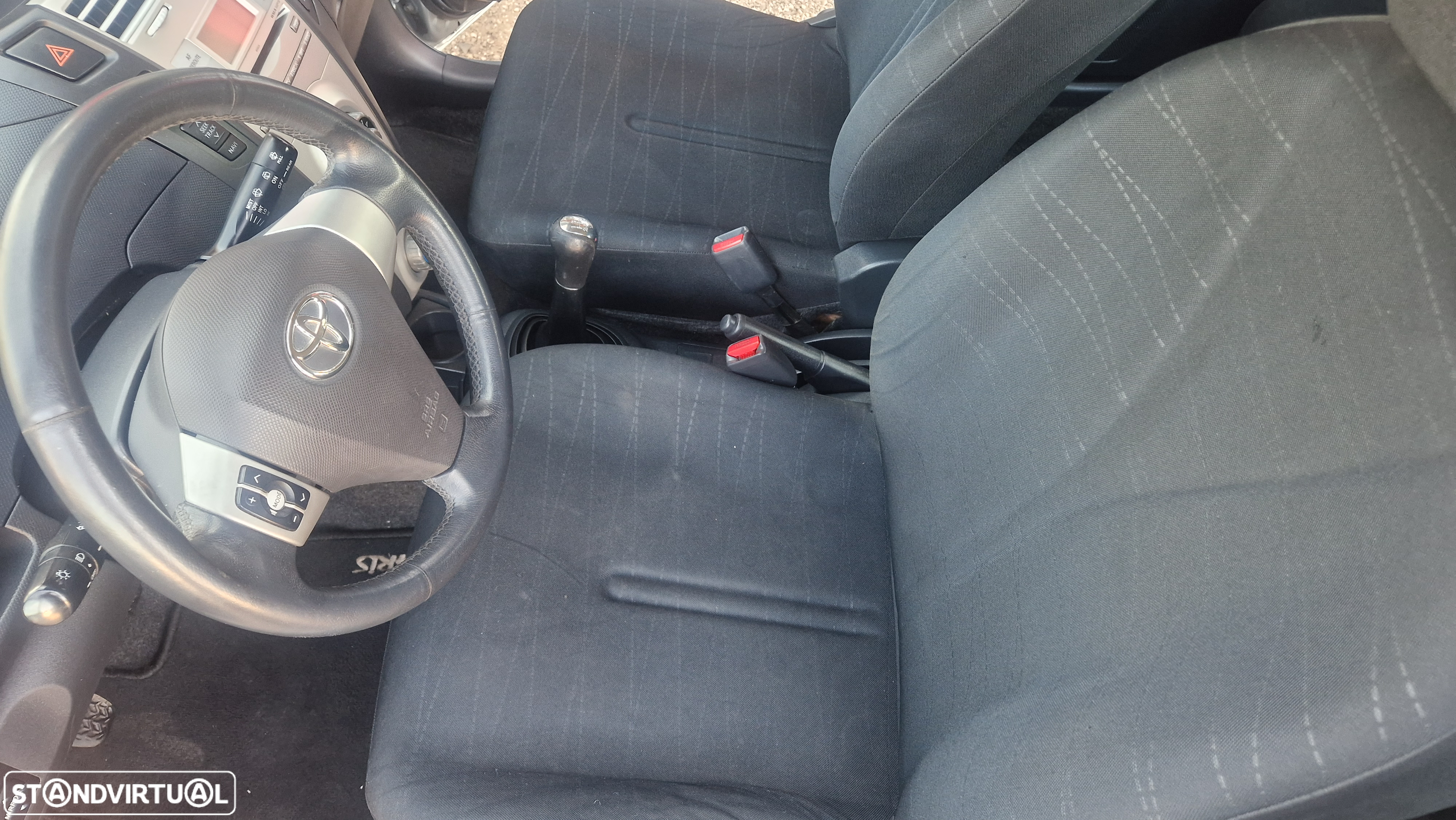 Toyota Yaris 1.4 D-4D AC+VSC - 11