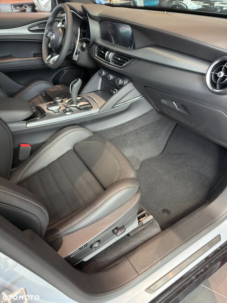 Alfa Romeo Stelvio 2.2 JTDM Sprint Q4 - 11