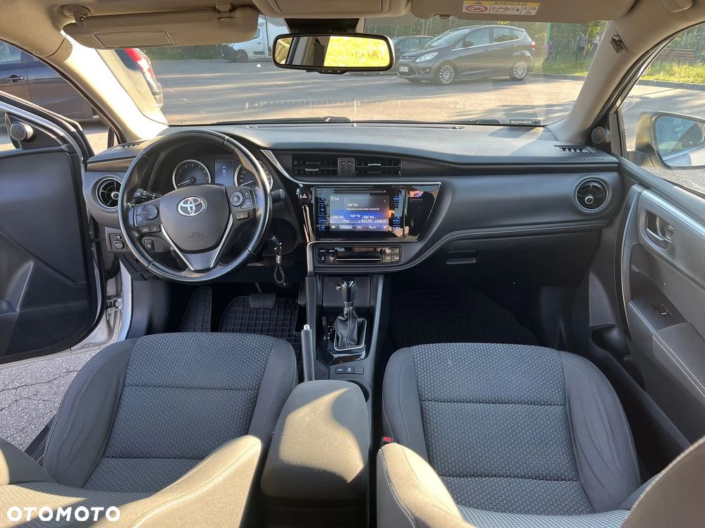 Toyota Corolla 1.6 Prestige MS EU6 - 10