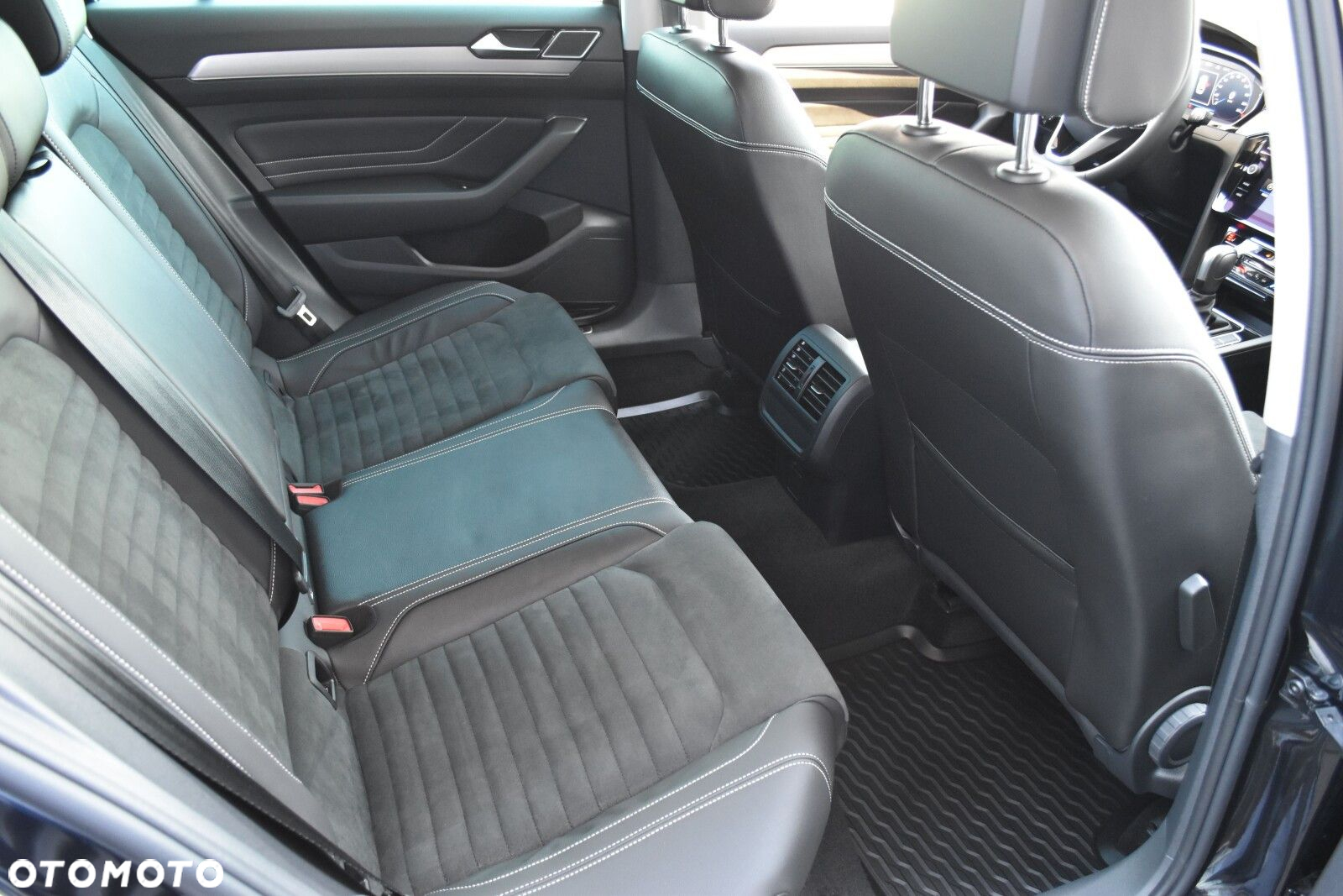 Volkswagen Passat 2.0 TDI EVO Elegance DSG - 35