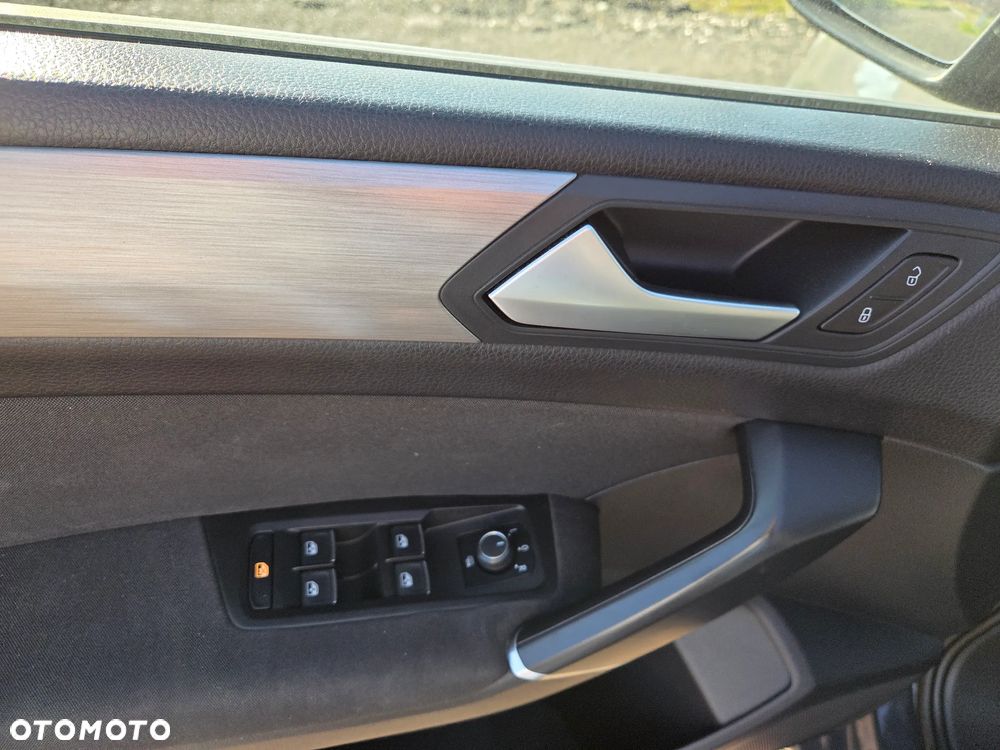 Volkswagen Touran 1.6 TDI BMT SCR Comfortline - 15