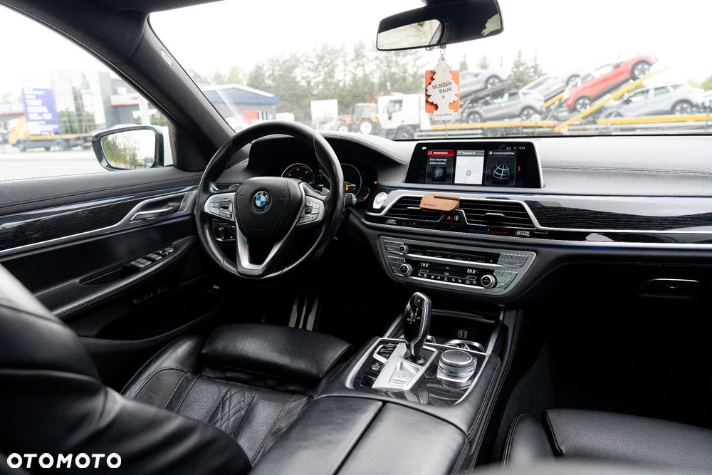 BMW Seria 7 730d xDrive - 27