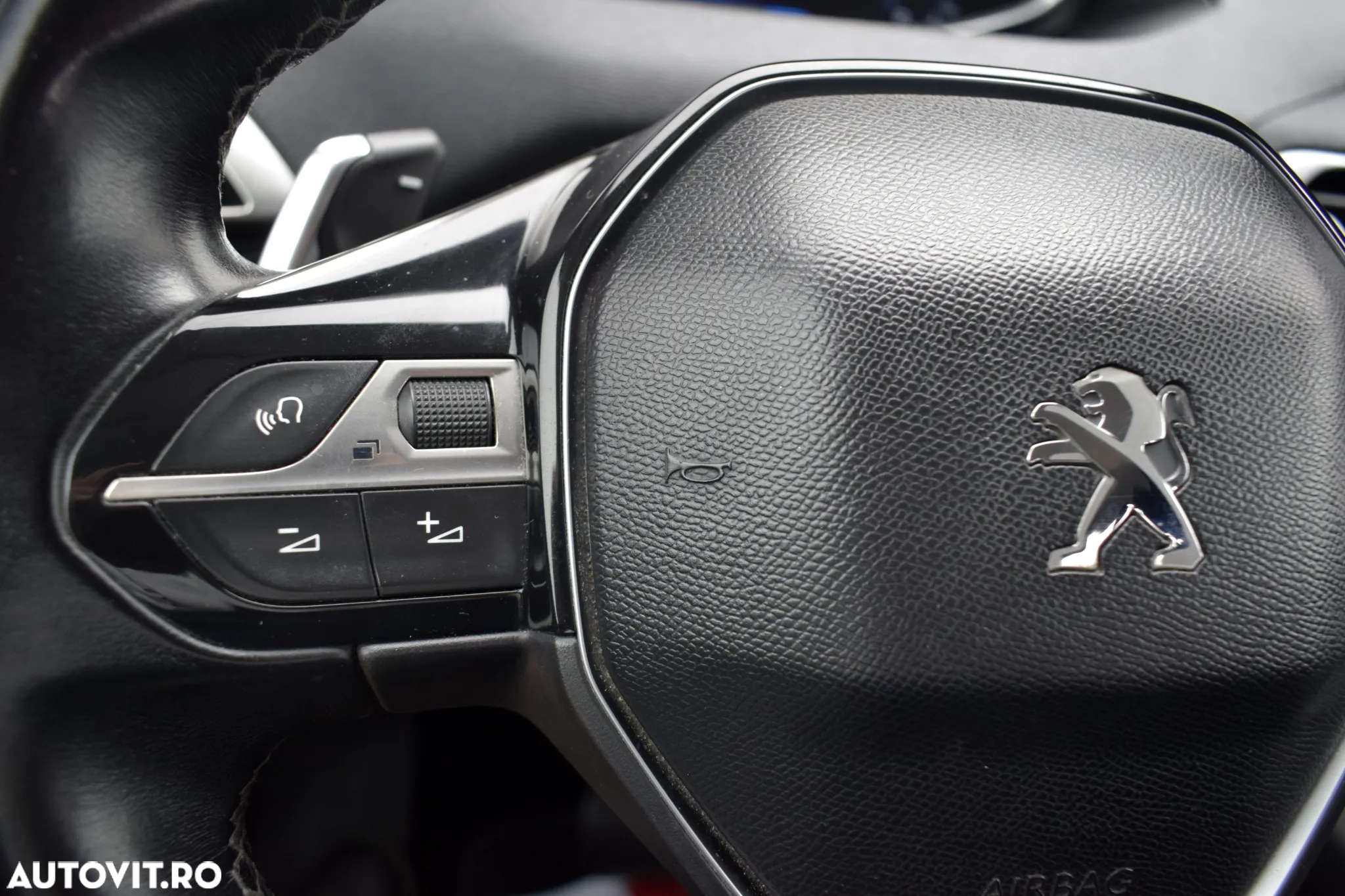 Peugeot 5008 1.6 BlueHDI EAT6 Allure - 26