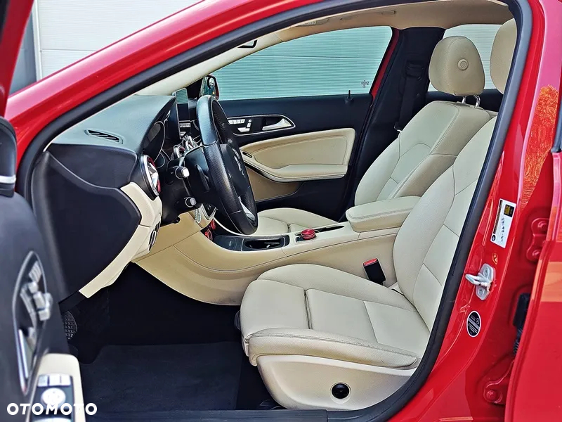 Mercedes-Benz GLA 250 4-Matic - 11