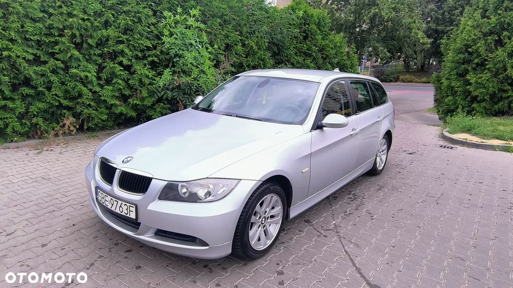 BMW Seria 3 318i - 1