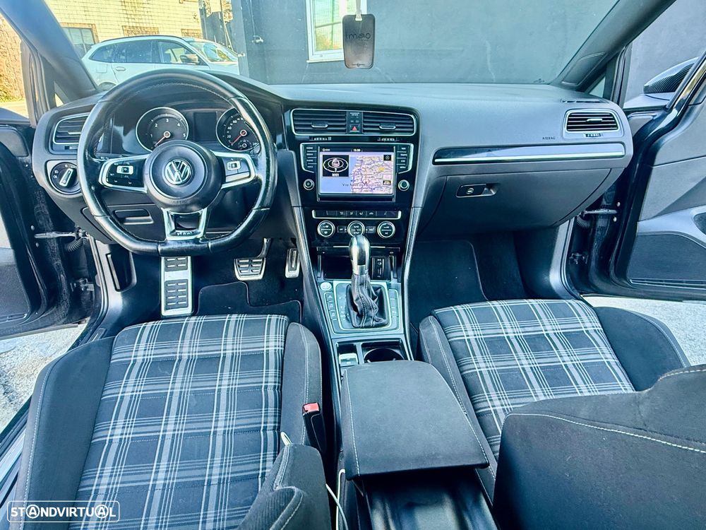 VW Golf 2.0 TDi GTD DSG - 30